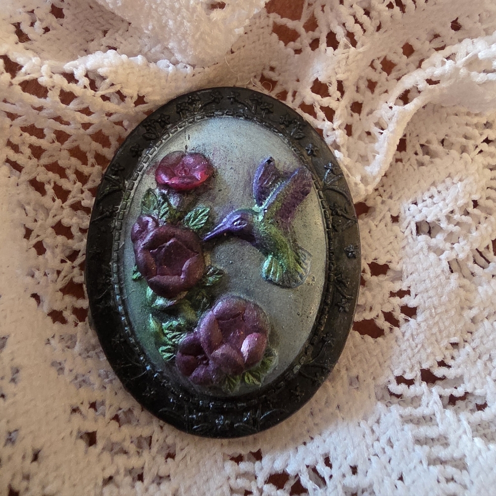 New BROOCH  Bird Resin Handmade HUMMINGBIRD Brooch 30x40